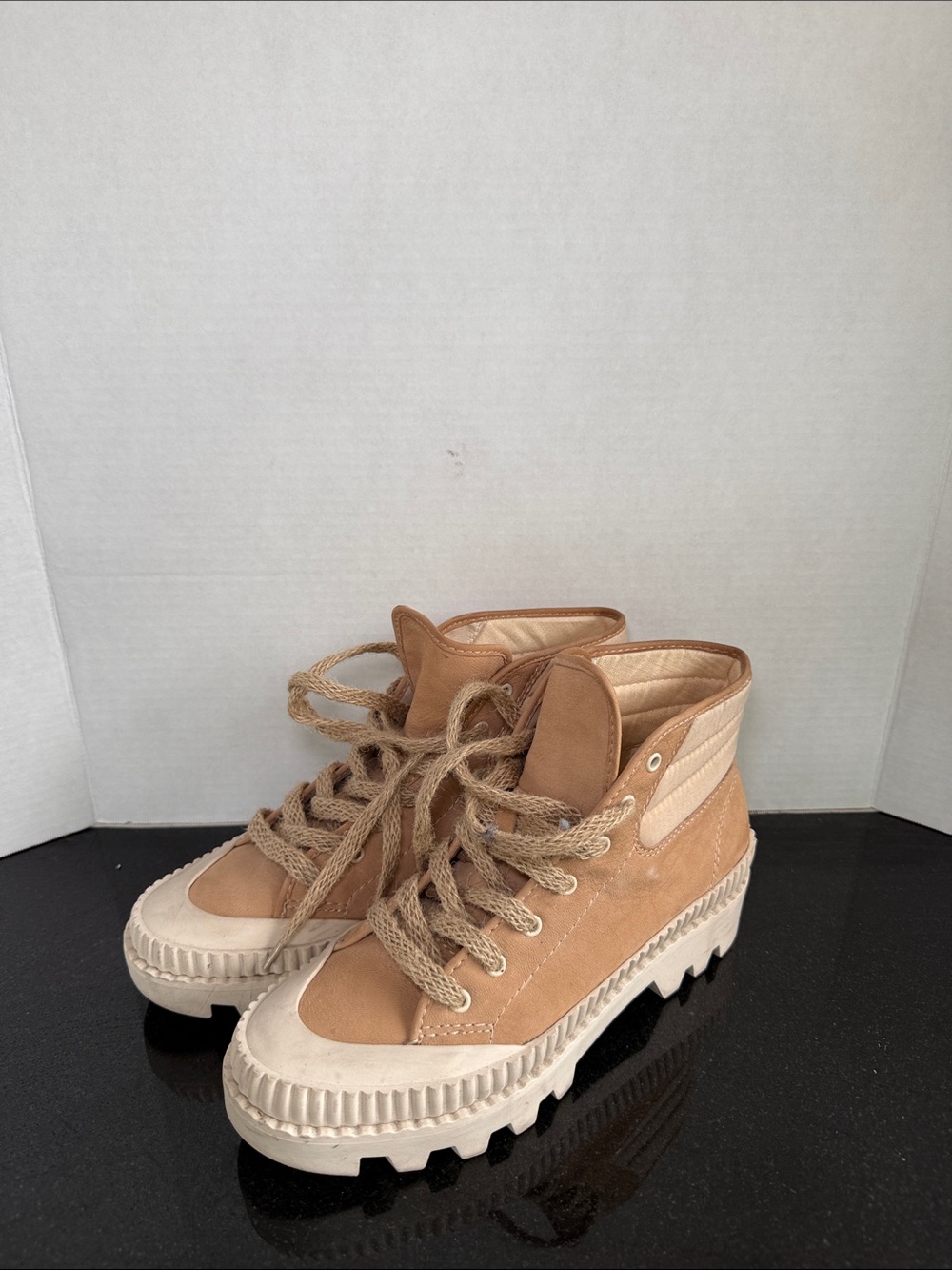 Dolce Vita Ociana High Top Platform Chunky Sneaker Boots Size 9